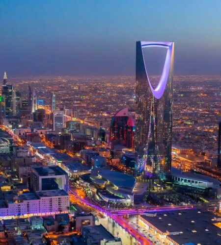 شروط الاستثمار في السعودية للأجانب